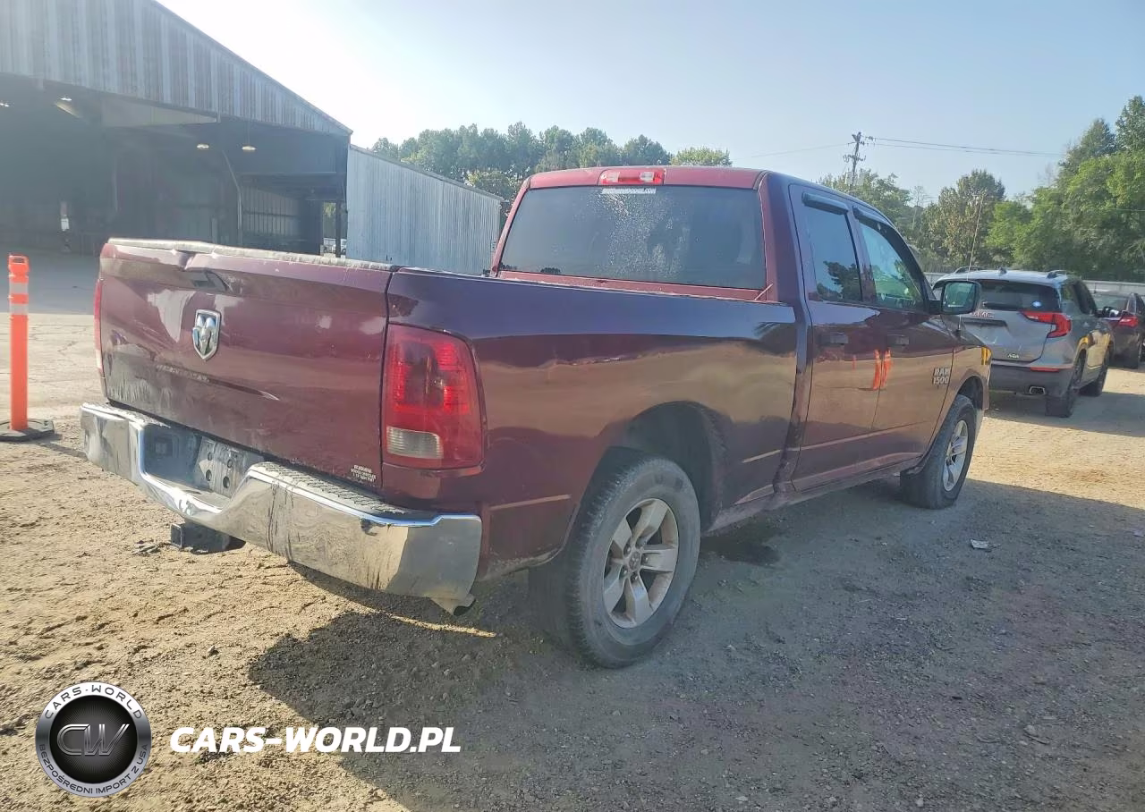2019 Ram 1500 Classic Tradesman VIN:1C6RR6FG8KS628813 - 3