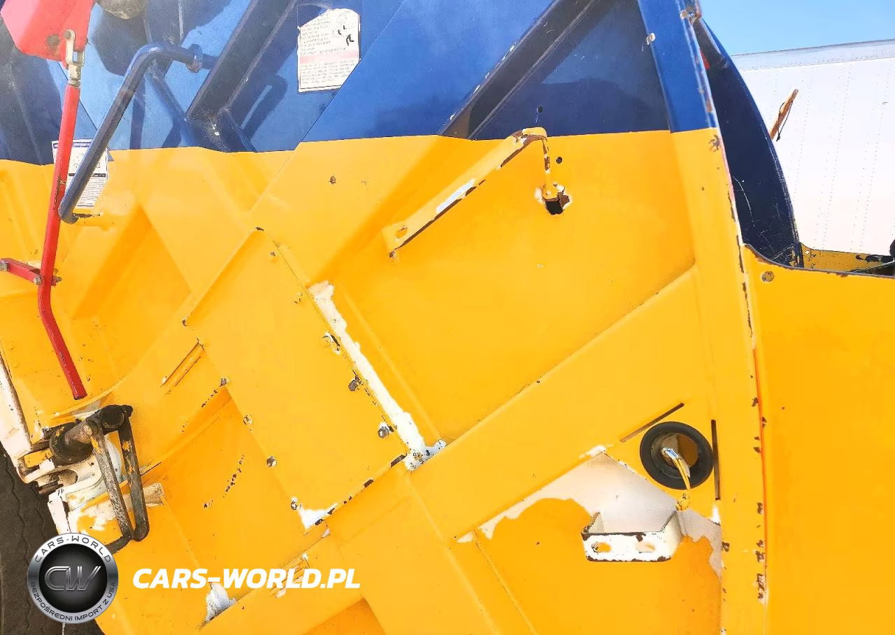 2012 Freightliner Business Class M2 Refuse Truck VIN:1FVACXBS6CHBK4239 - 11