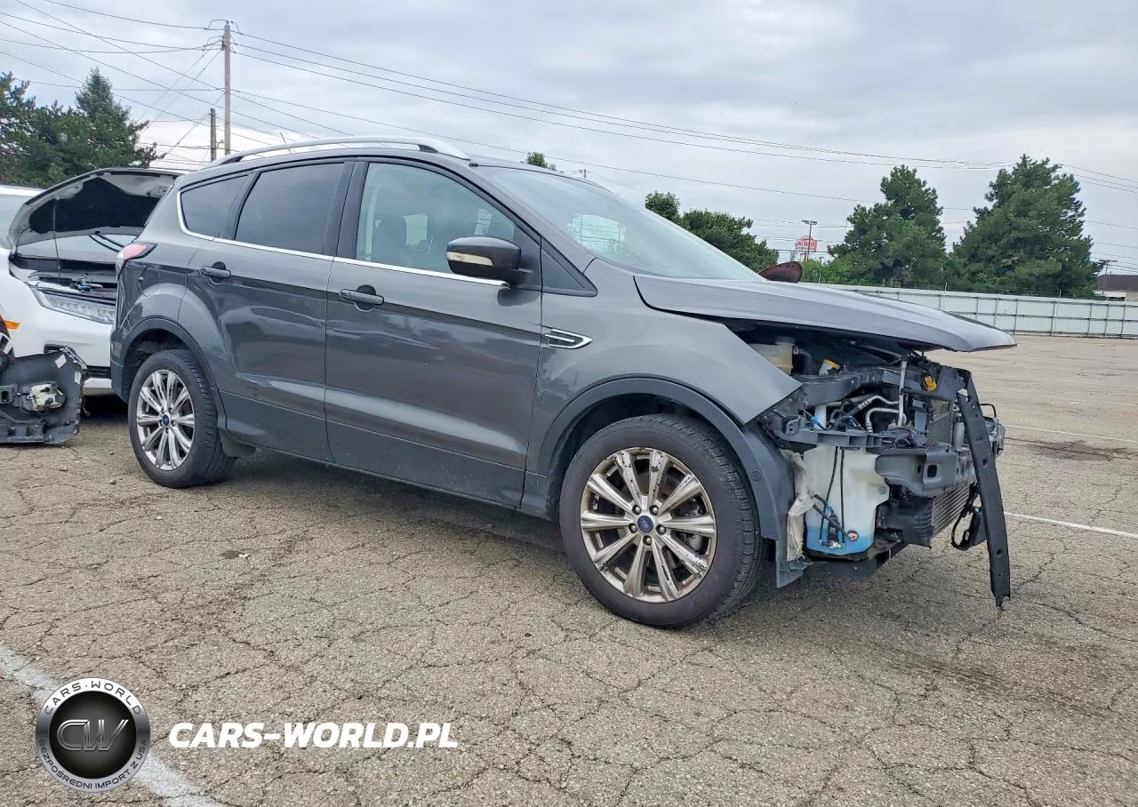 2018 Ford Escape Titanium VIN:1FMCU9J92JUB71146 - 4