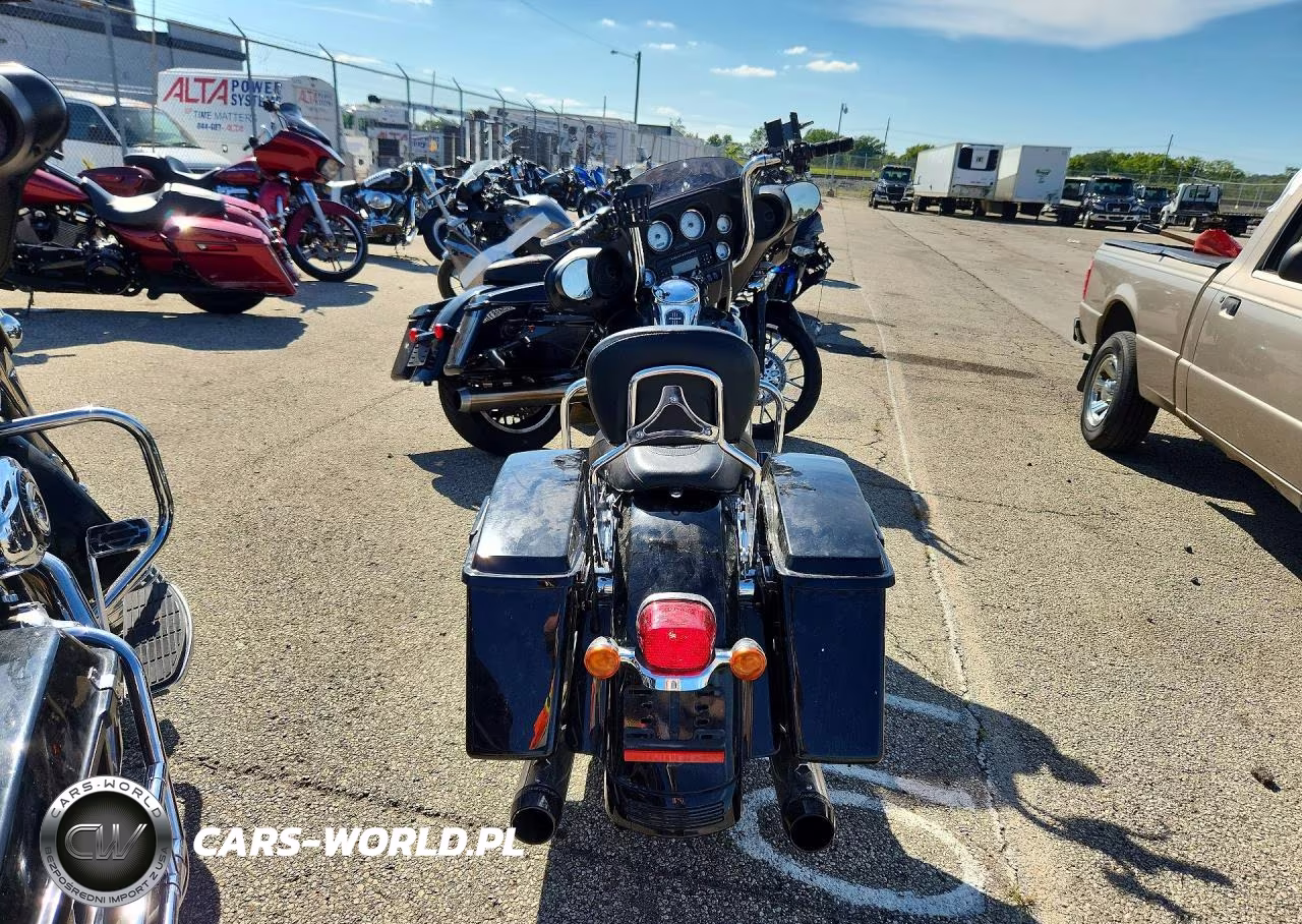 2009 Harley-Davidson Flhx VIN:1HD1KB4199Y670110 - 4
