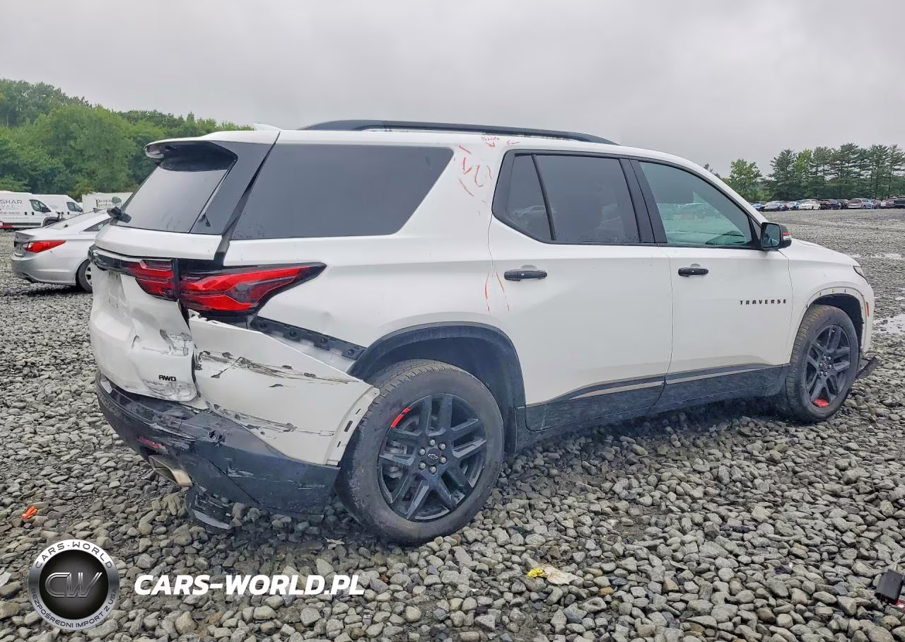 2023 Chevrolet Traverse Premier VIN:1GNEVKKW8PJ227629 - 3