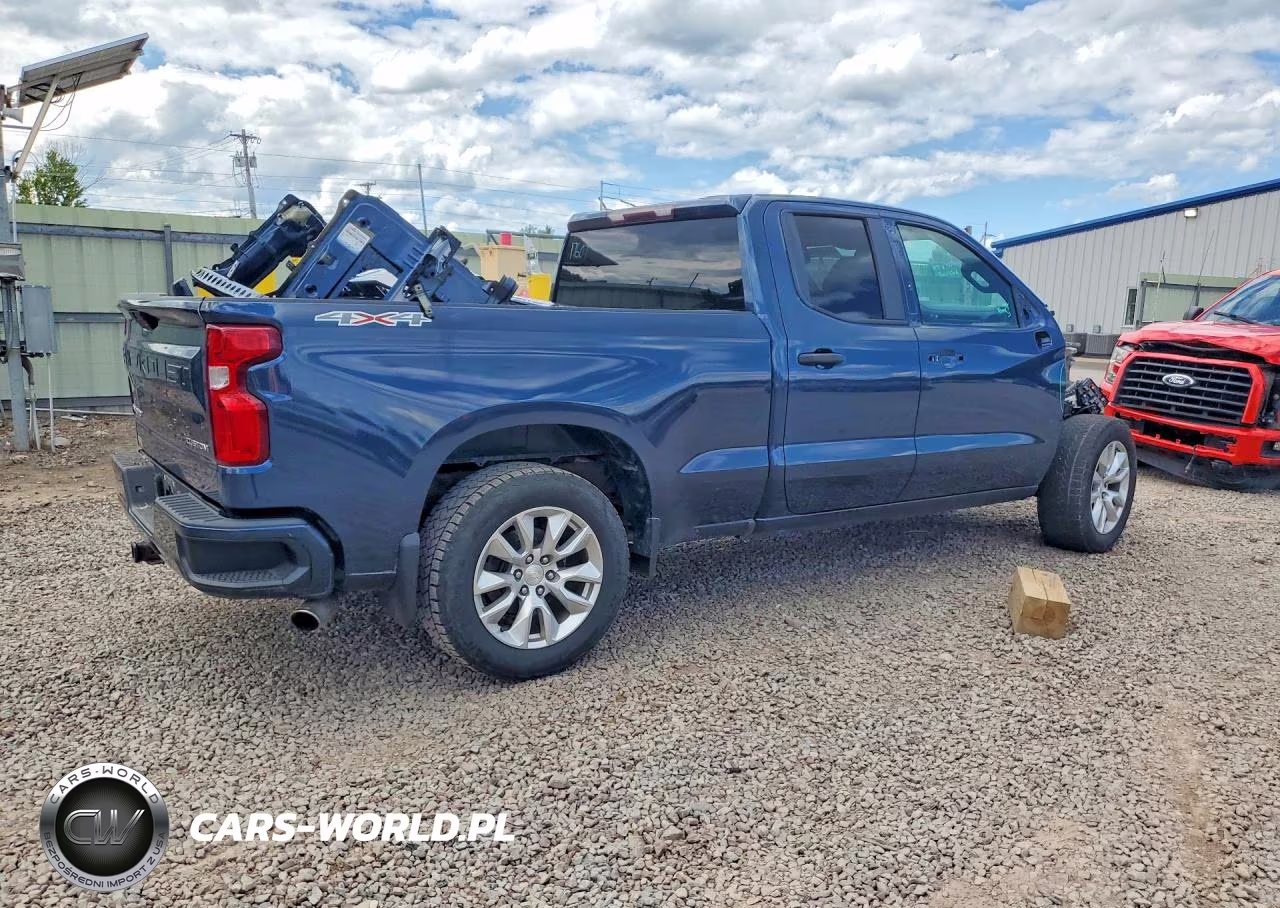2019 Chevrolet Silverado K1500 Custom VIN:1GCRYBEH0KZ286165 - 3