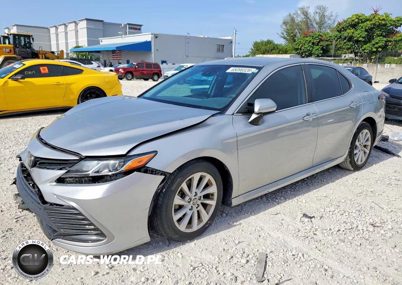 2021 Toyota Camry Le – zdjęcie 1 z 12