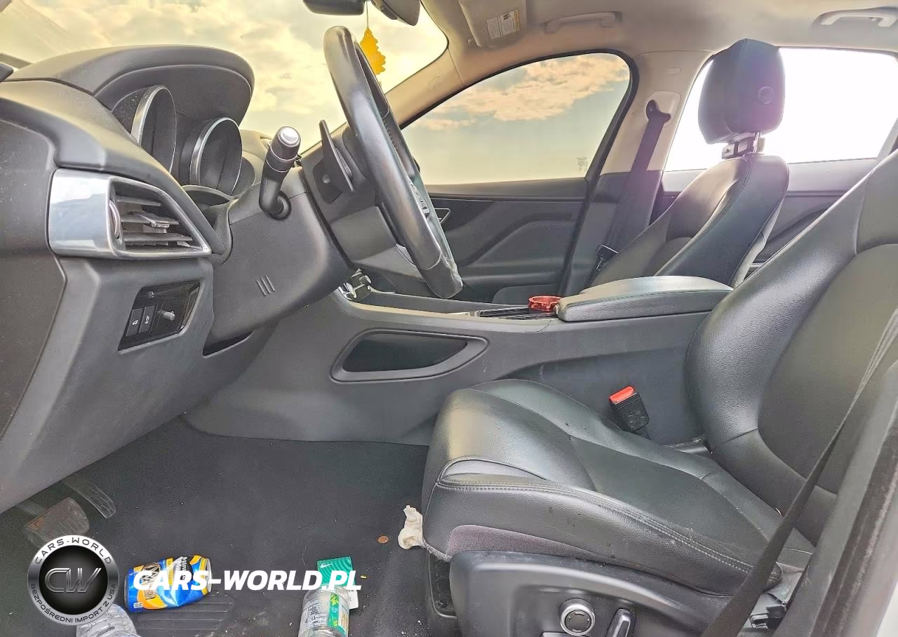2020 Jaguar F-Pace Premium VIN:SADCJ2FX8LA637103 - 7