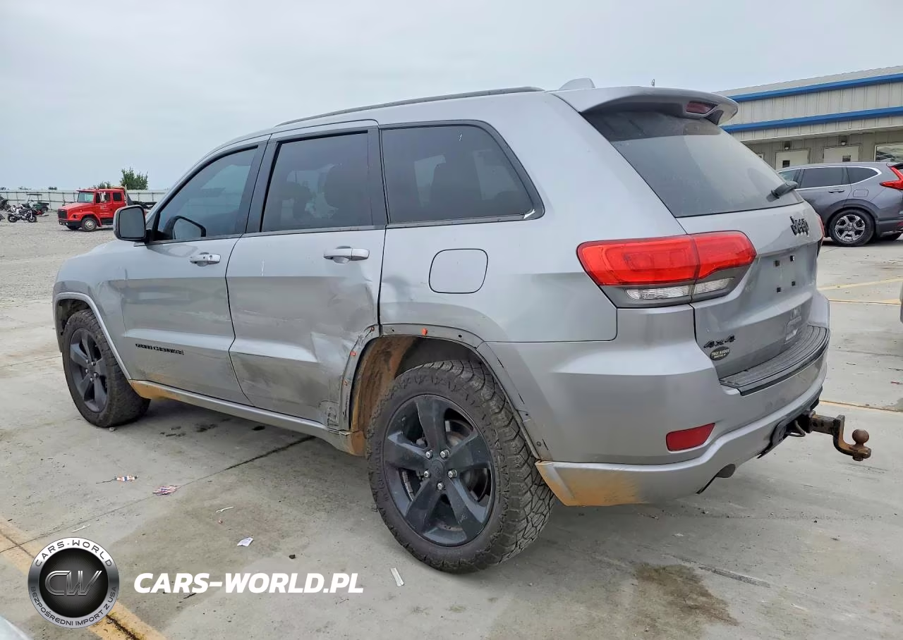 2015 Jeep Grand Cherokee Laredo VIN:1C4RJFAG0FC664812 - 2