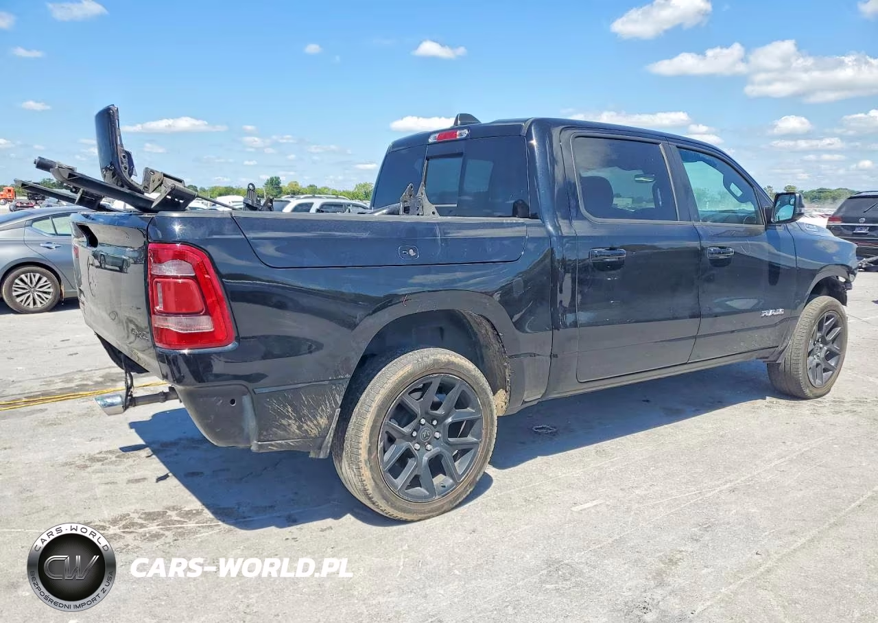2024 Ram 1500 Laramie VIN:1C6SRFJT7RN160412 - 3