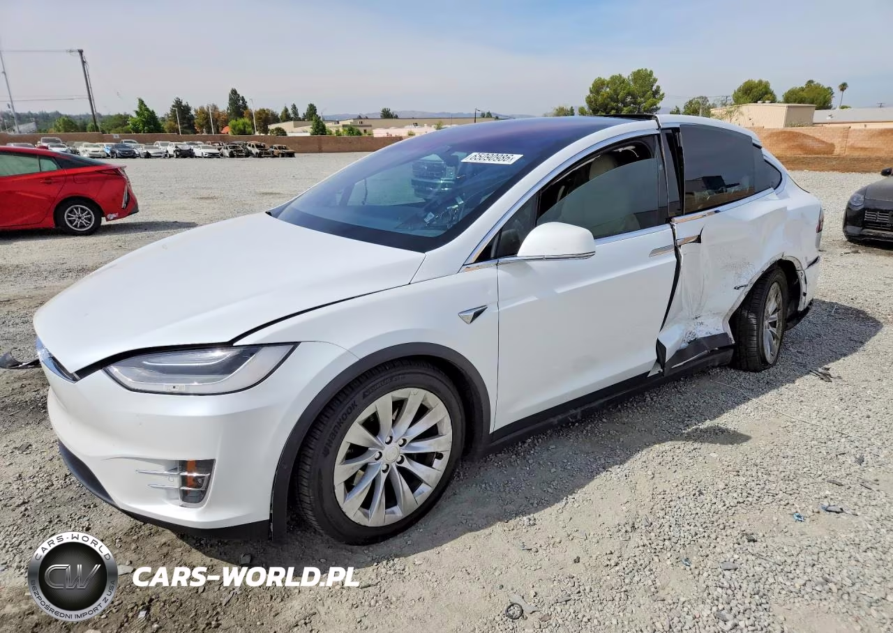 2021 Tesla Model X VIN:5YJXCDE21MF323679 - 1