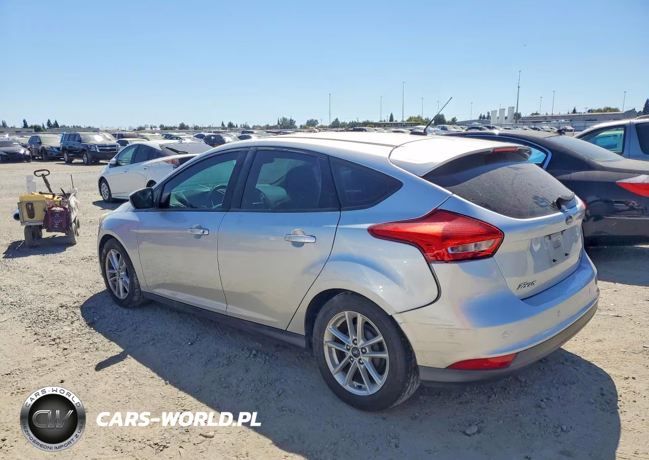 2015 Ford Focus Se VIN:1FADP3K25FL212774 - 2