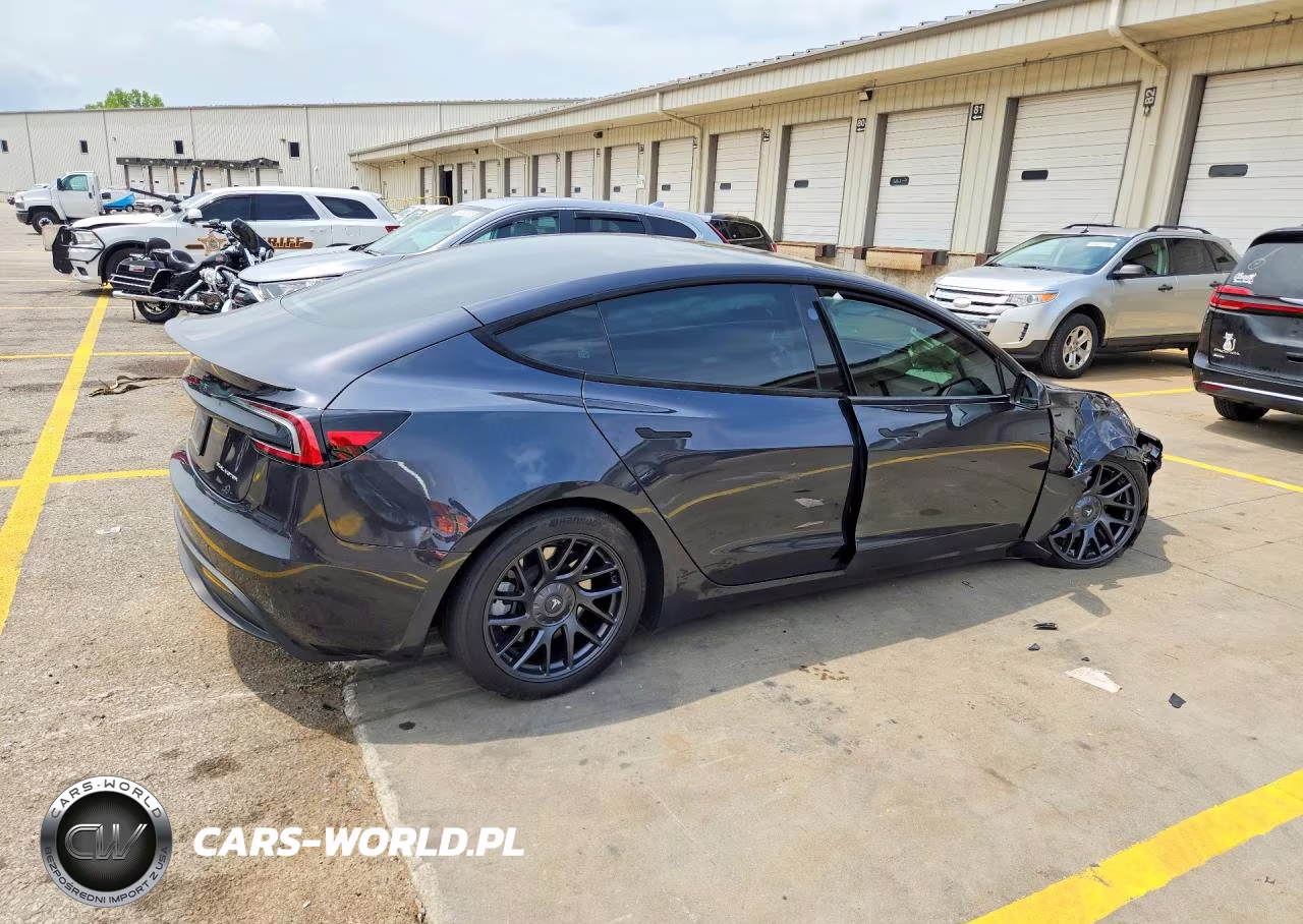 2024 Tesla Model 3 VIN:5YJ3E1EBXRF817487 - 3