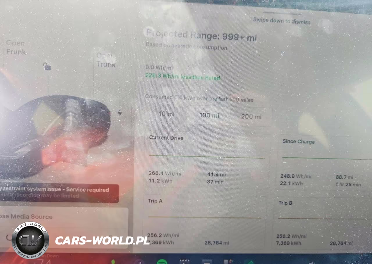 2024 Tesla Model 3 VIN:5YJ3E1EBXRF817487 - 9