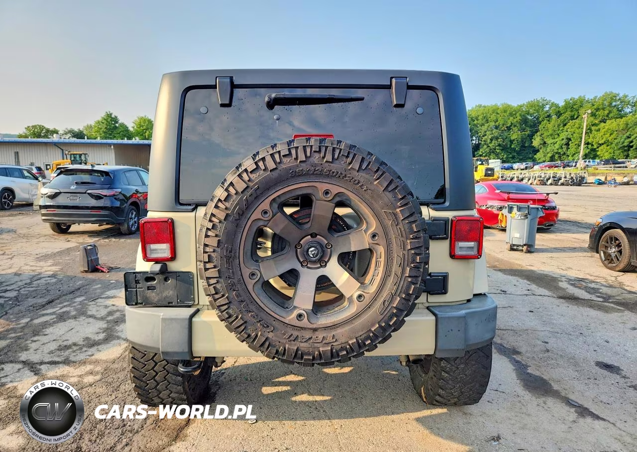 2017 Jeep Wrangler Unlimited Sahara VIN:1C4BJWEGXHL711553 - 6