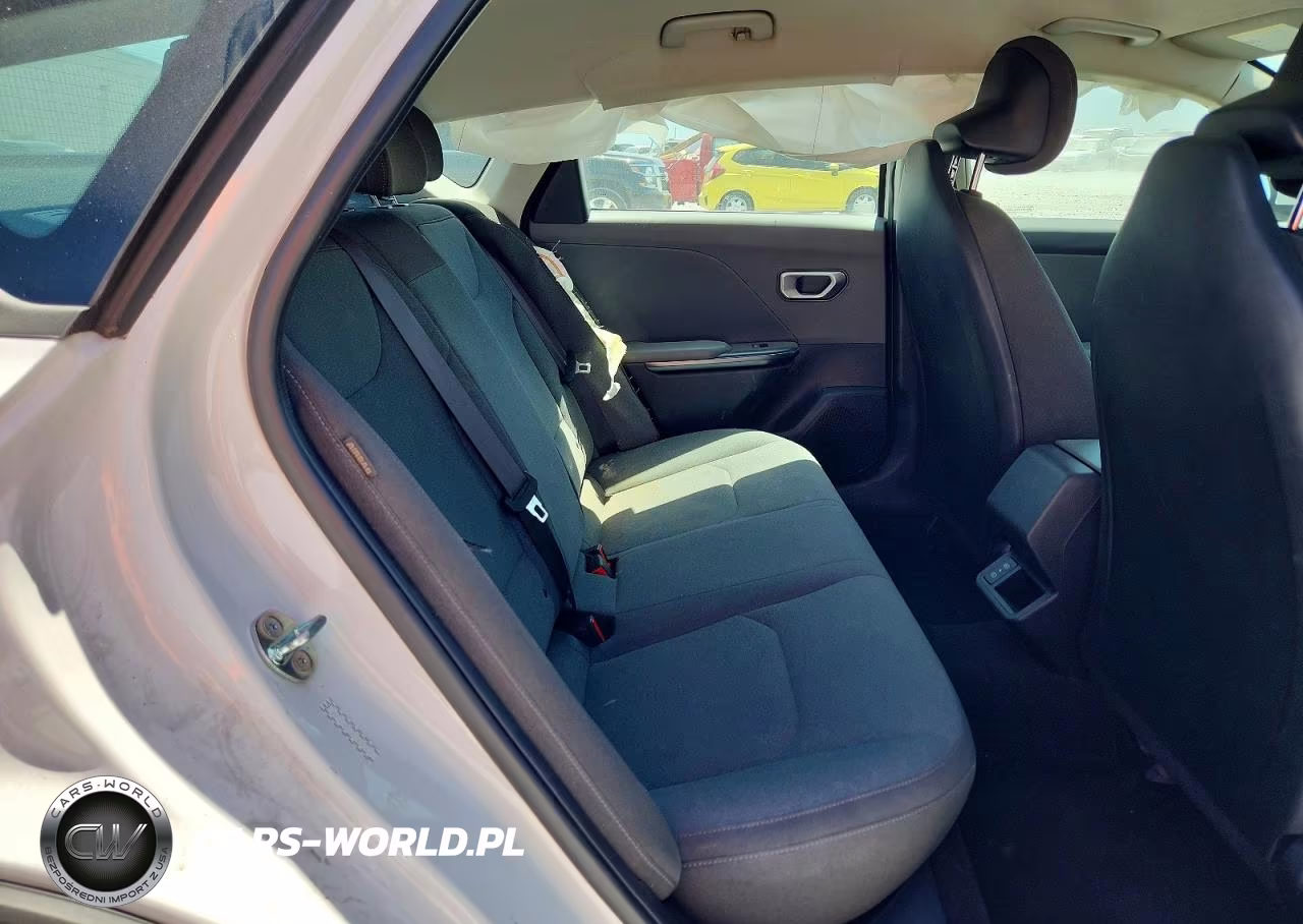 2025 Kia K4 Lxs VIN:3KPFT4DE6SE030581 - 10