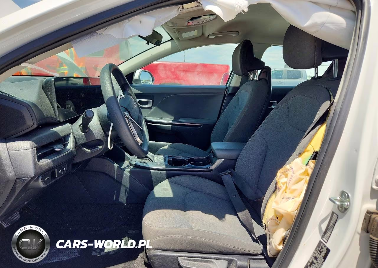 2025 Kia K4 Lxs VIN:3KPFT4DE6SE030581 - 7