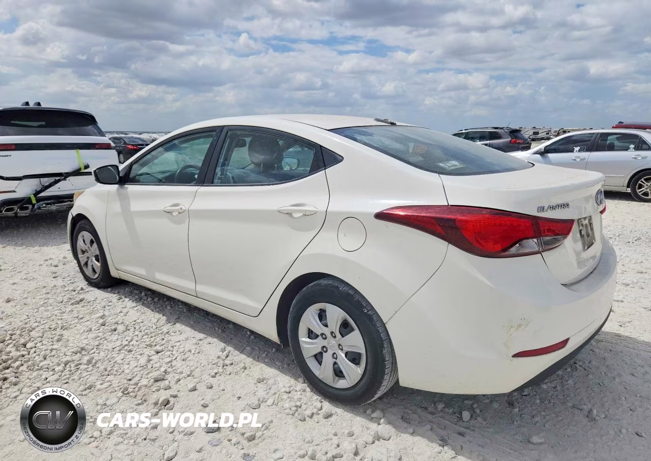 2016 Hyundai Elantra VIN:5NPDH4AE5GH767822 - 2