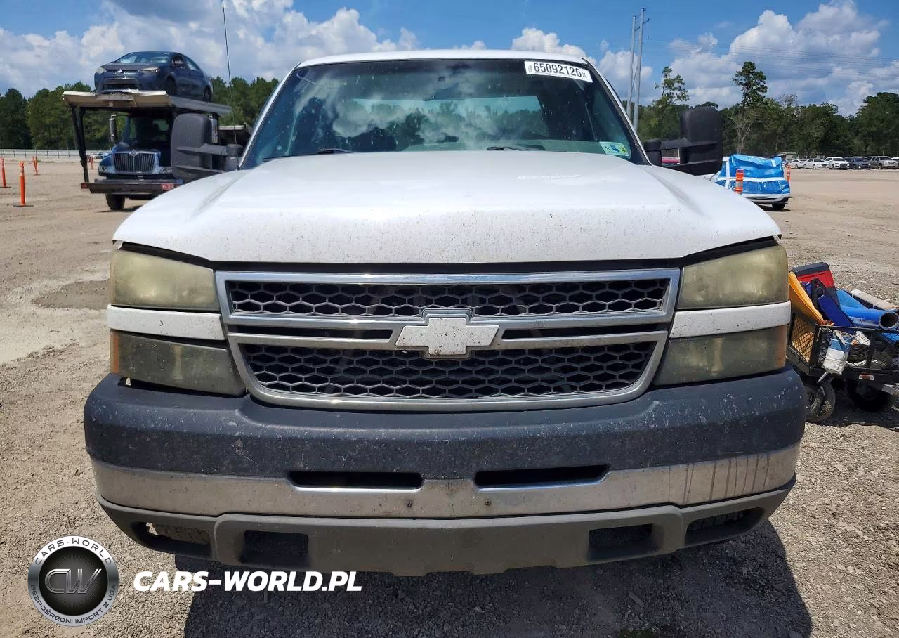 2005 Chevrolet Silverado C2500 Heavy Duty VIN:1GCHC29U05E129605 - 5