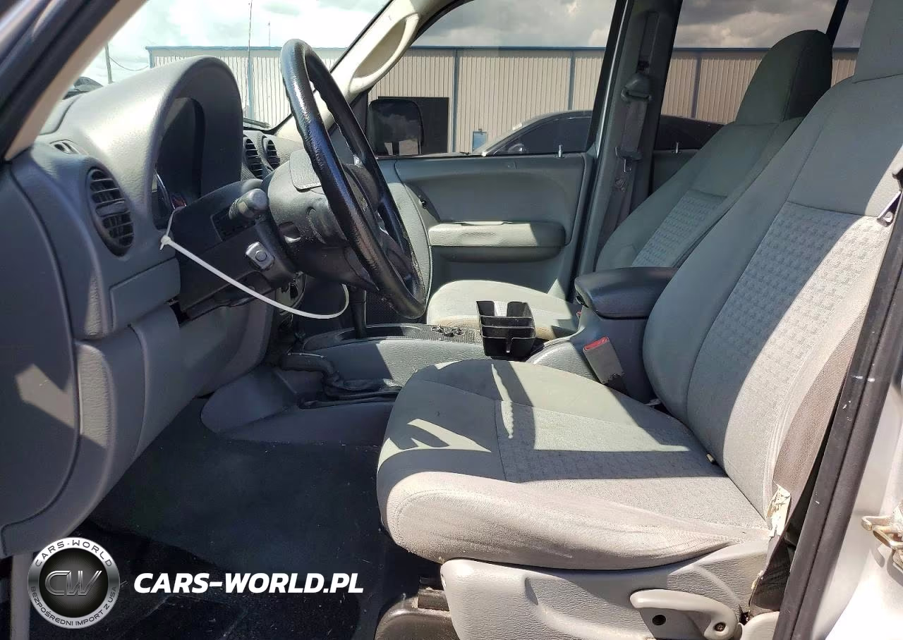 2005 Jeep Liberty Sport VIN:1J4GL48K65W681086 - 7