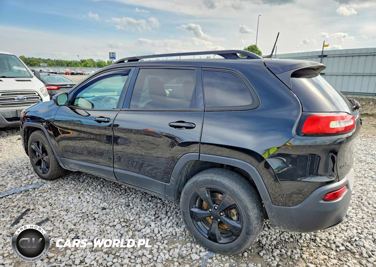 2016 Jeep Cherokee Latitude VIN:1C4PJMCSXGW153900 - 2