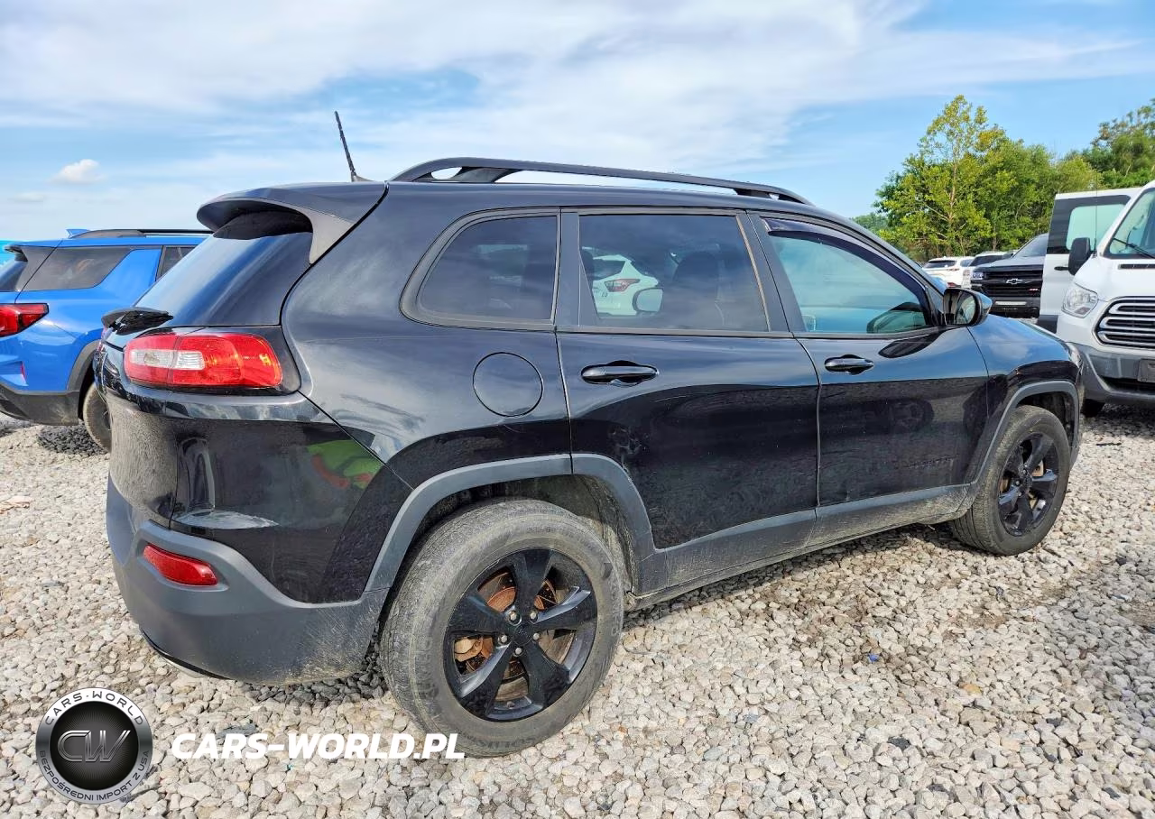 2016 Jeep Cherokee Latitude VIN:1C4PJMCSXGW153900 - 3