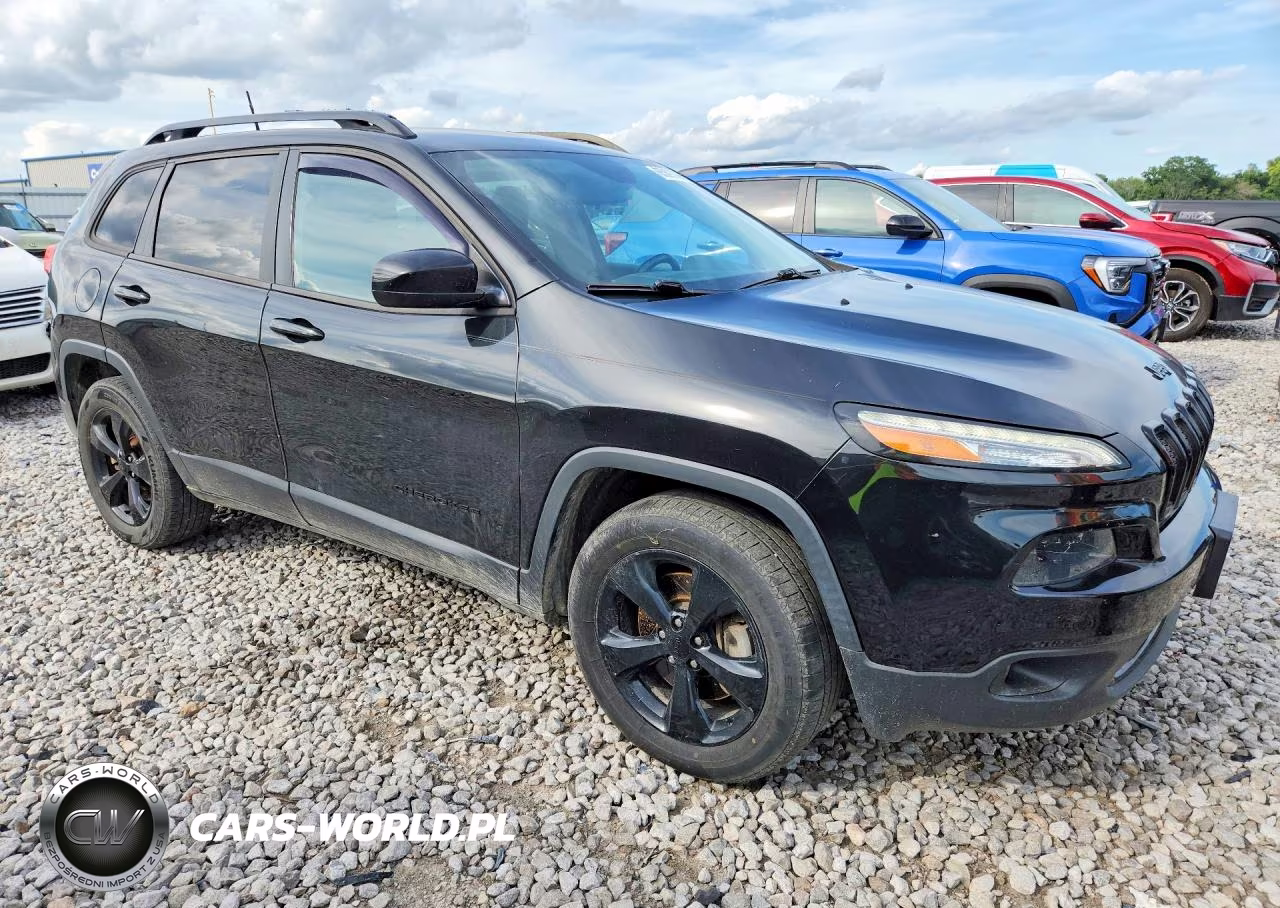 2016 Jeep Cherokee Latitude VIN:1C4PJMCSXGW153900 - 4