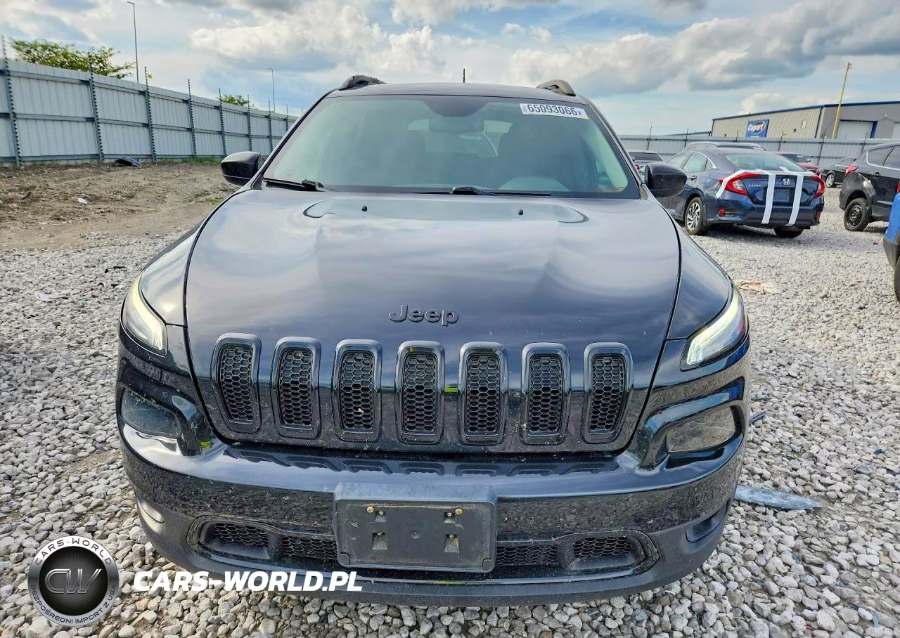 2016 Jeep Cherokee Latitude VIN:1C4PJMCSXGW153900 - 5