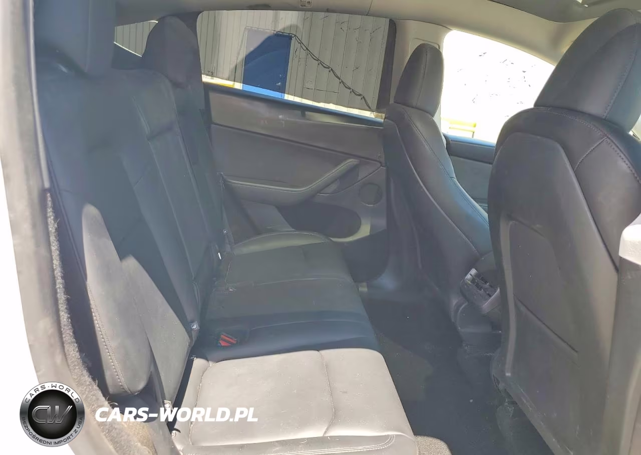 2025 Tesla Model Y VIN:7SAYGDEF9SF310402 - 10