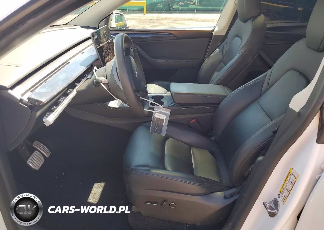 2025 Tesla Model Y VIN:7SAYGDEF9SF310402 - 7