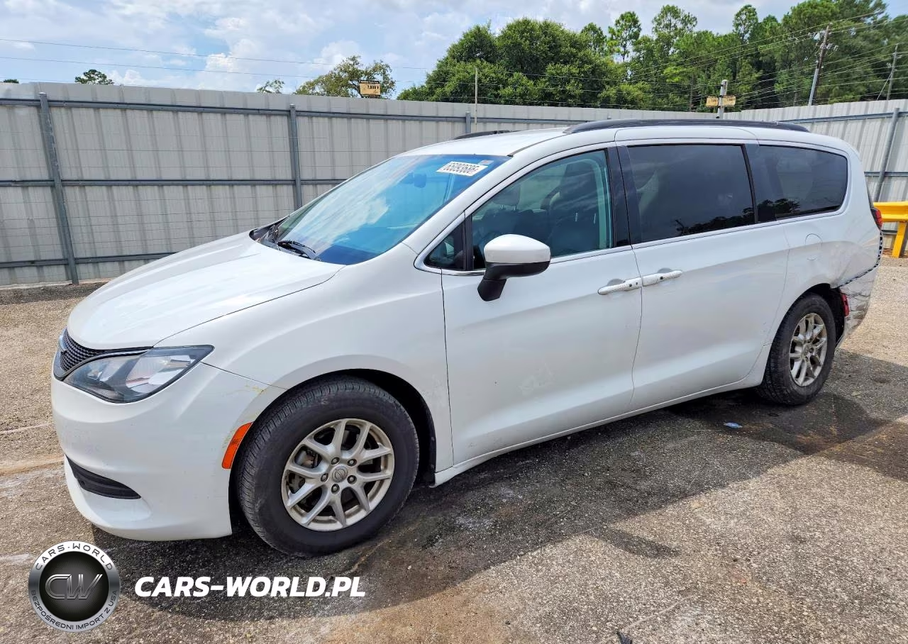 2020 Chrysler Voyager Lxi
