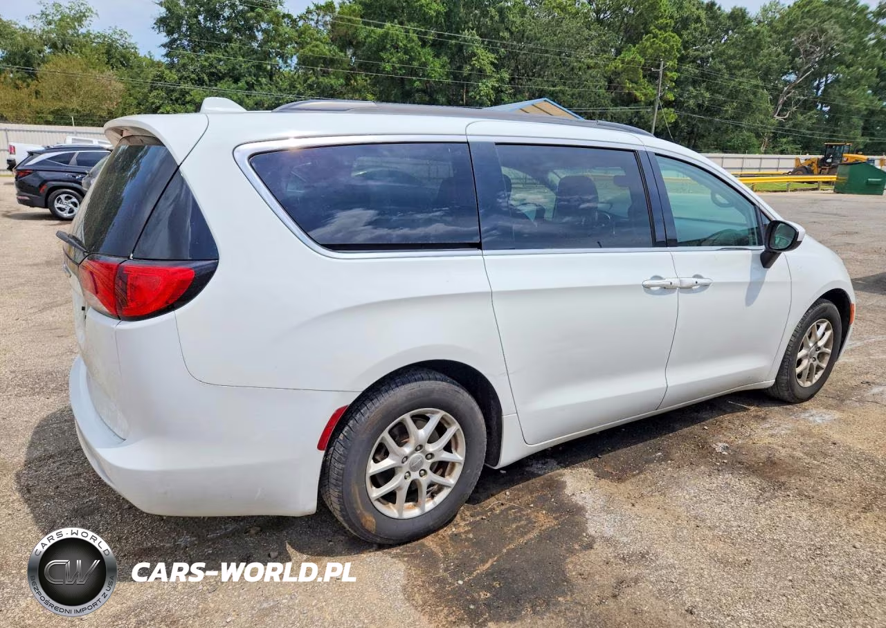 2020 Chrysler Voyager Lxi VIN:2C4RC1DG2LR156918 - 3