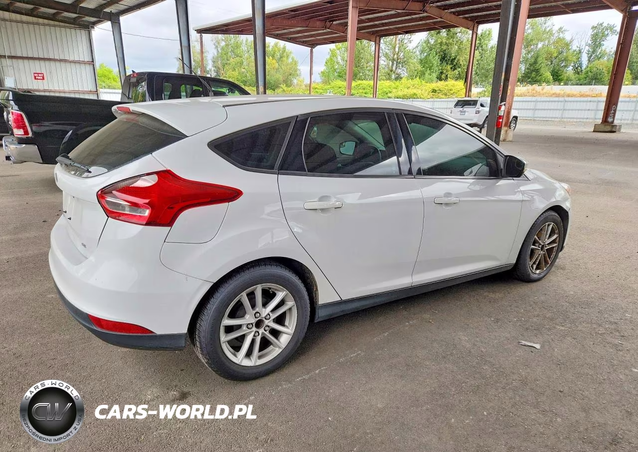 2017 Ford Focus Se VIN:1FADP3K20HL246544 - 3