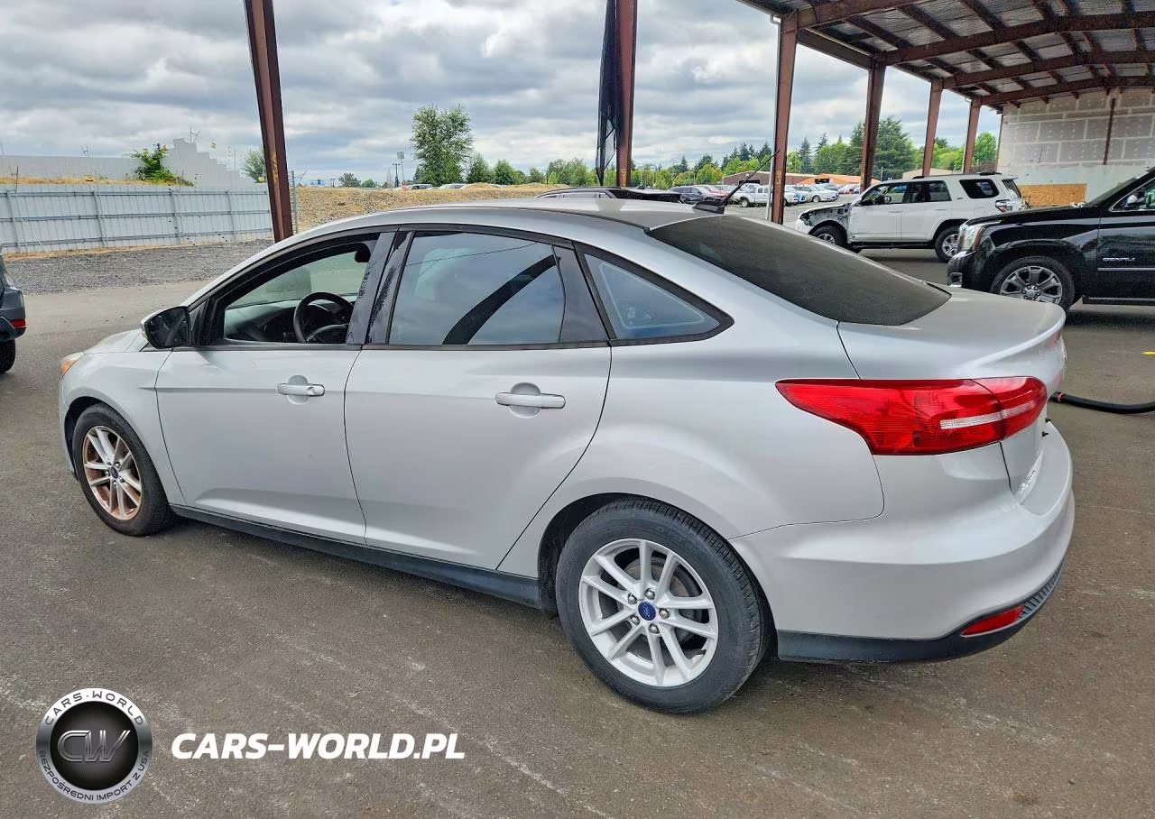 2015 Ford Focus Se VIN:1FADP3F23FL277018 - 2