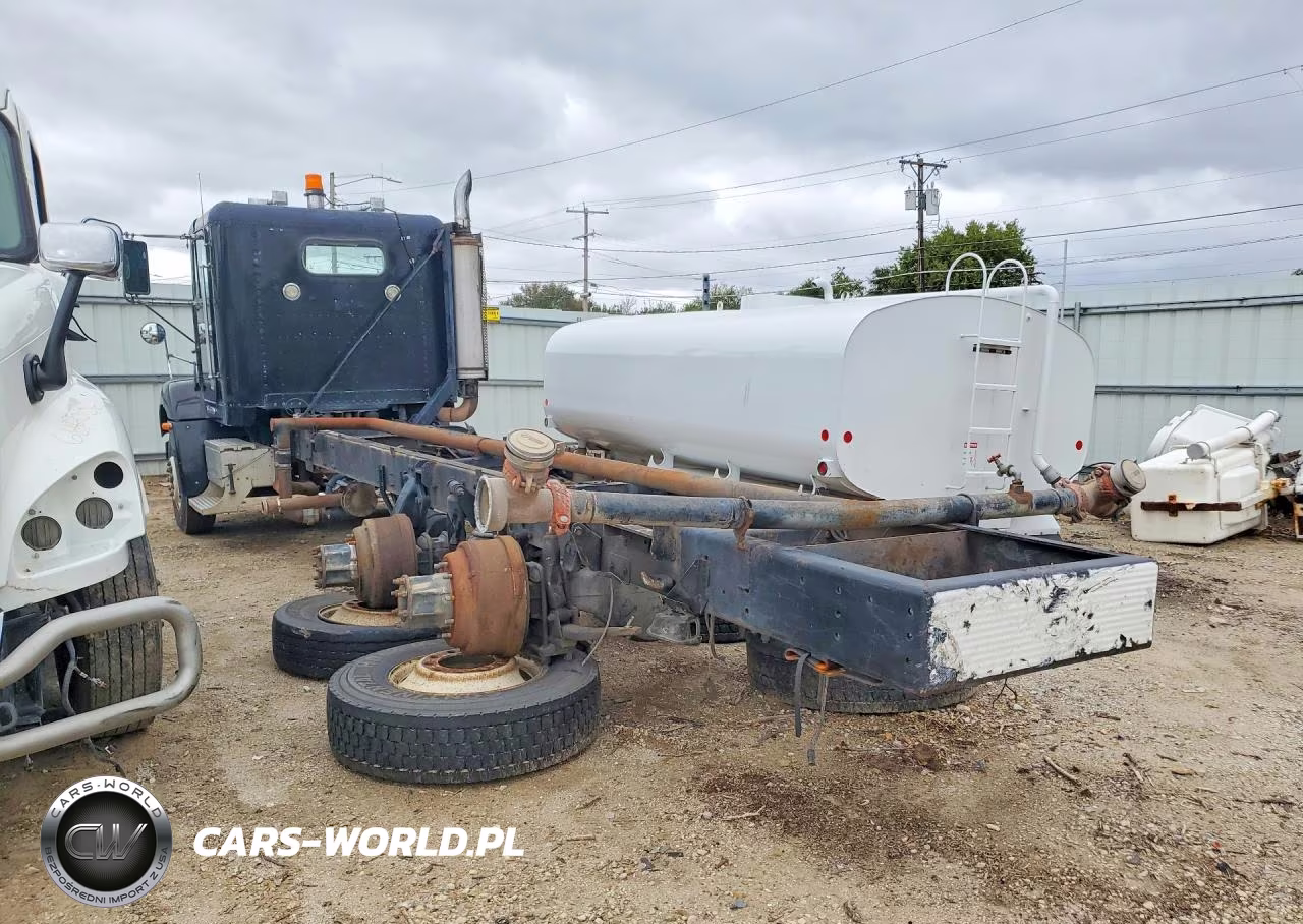 1999 Freightliner Conventional Fld112 Tank Truck VIN:1FUY3EDB4XLB43105 - 2