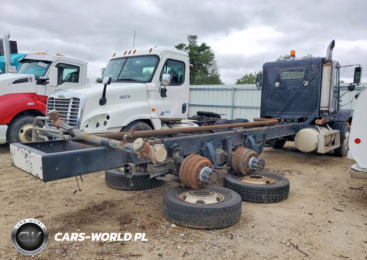 1999 Freightliner Conventional Fld112 Tank Truck VIN:1FUY3EDB4XLB43105 - 3