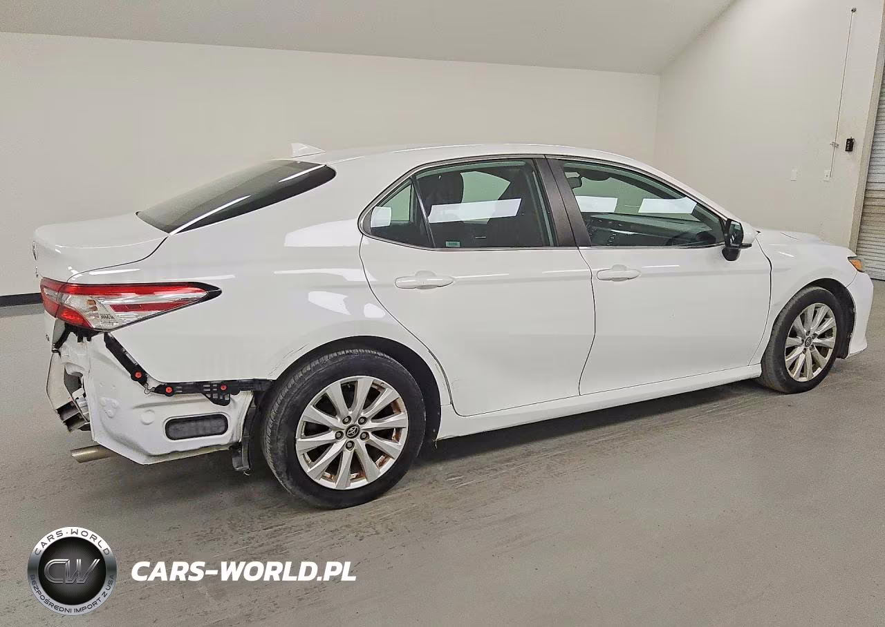 2020 Toyota Camry Le VIN:4T1C11AK2LU355437 - 3