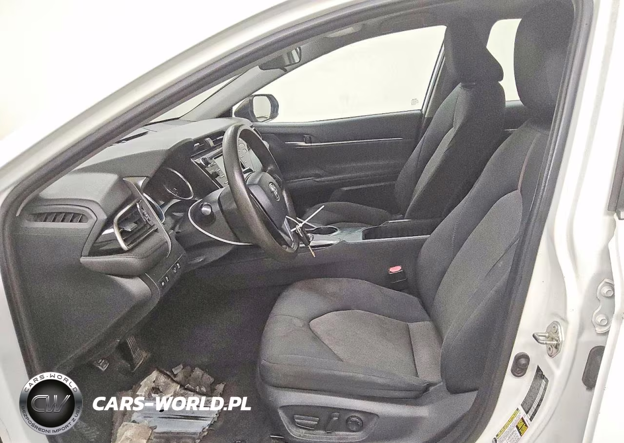 2020 Toyota Camry Le VIN:4T1C11AK2LU355437 - 7