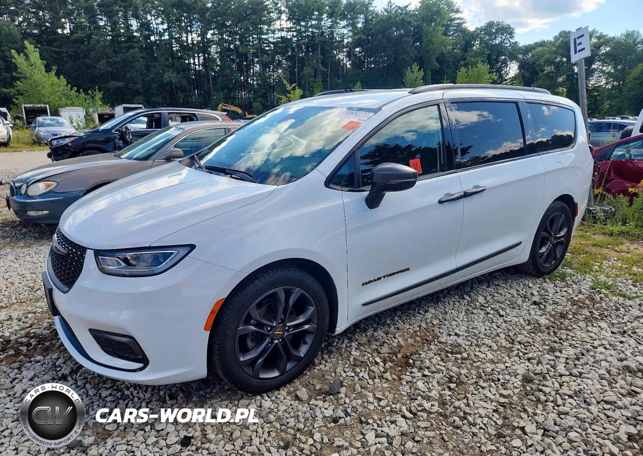 2024 Chrysler Pacifica Touring L VIN:2C4RC1BG3RR133594 - 1