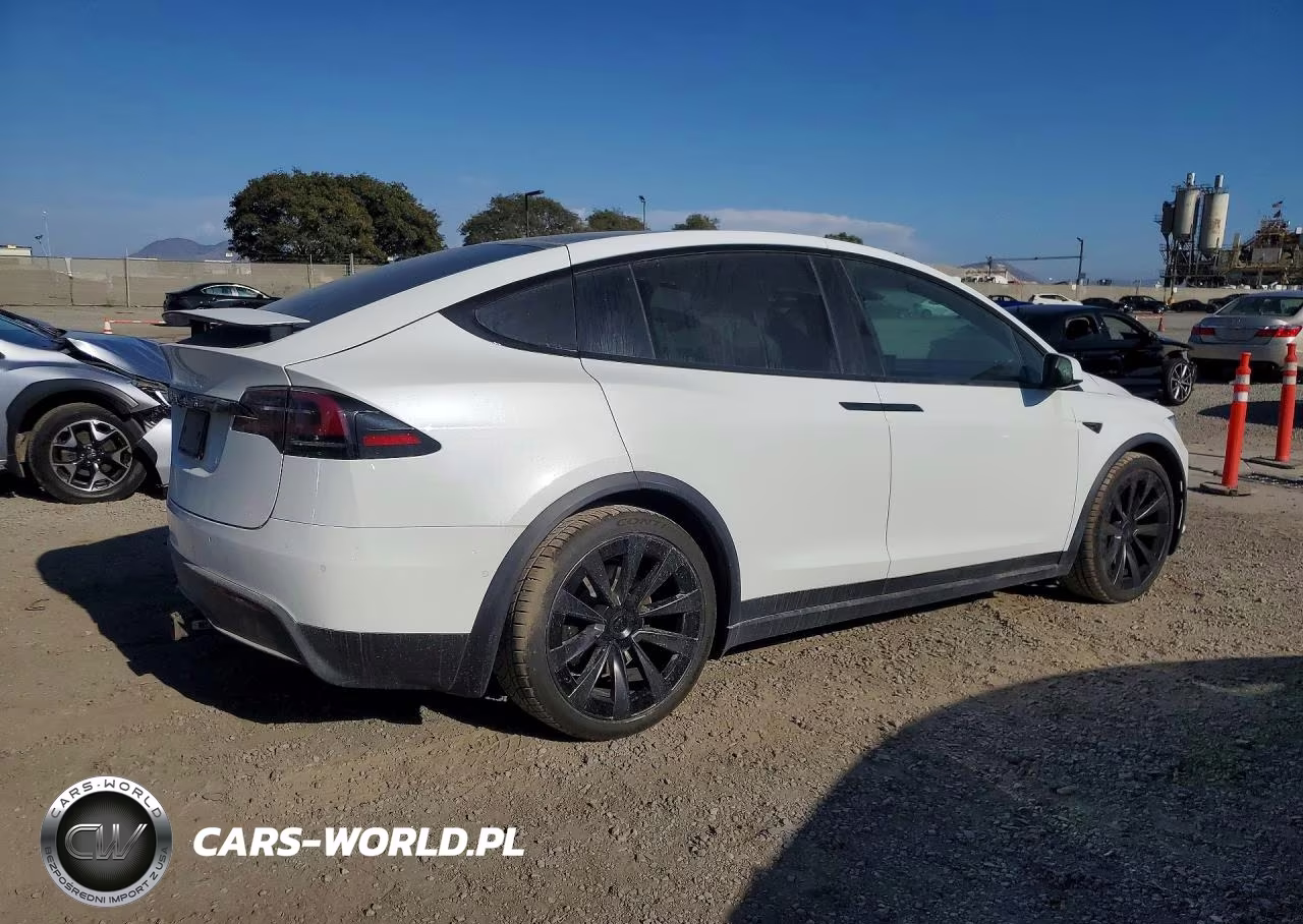 2022 Tesla Model X Plaid Tri Motor All-Wheel Drive VIN:7SAXCBE63NF349390 - 3