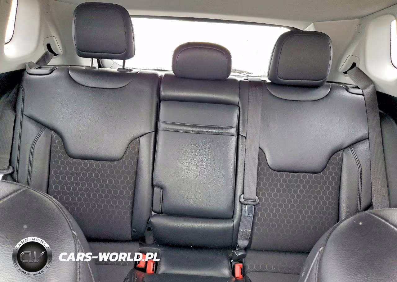 2019 Jeep Compass Latitude VIN:3C4NJCBB2KT762903 - 10