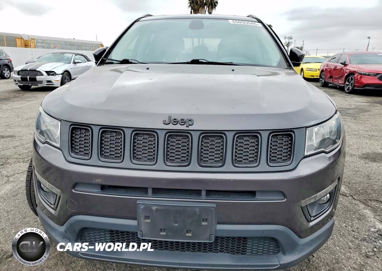 2019 Jeep Compass Latitude VIN:3C4NJCBB2KT762903 - 5
