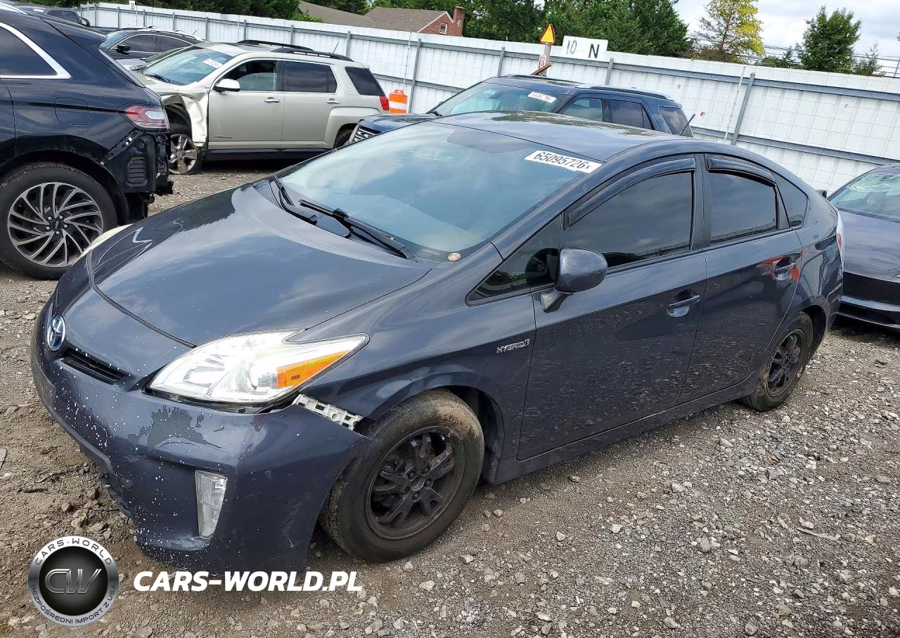 2015 Toyota Prius Two – zdjęcie 1 z 12