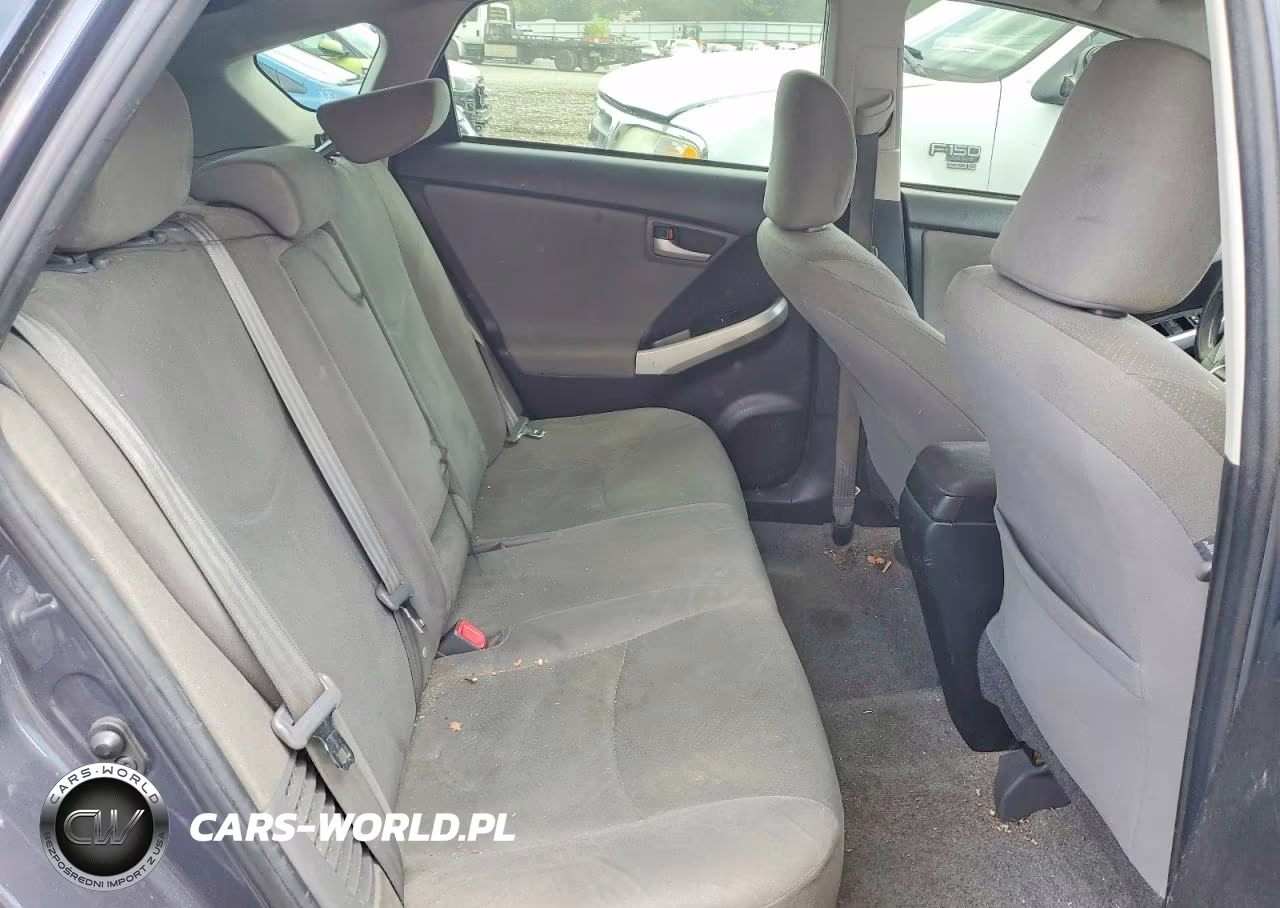 2015 Toyota Prius Two VIN:JTDKN3DU8F0422194 - 10
