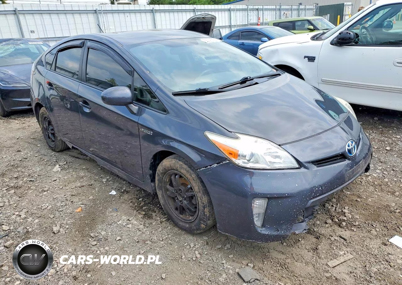 2015 Toyota Prius Two VIN:JTDKN3DU8F0422194 - 4