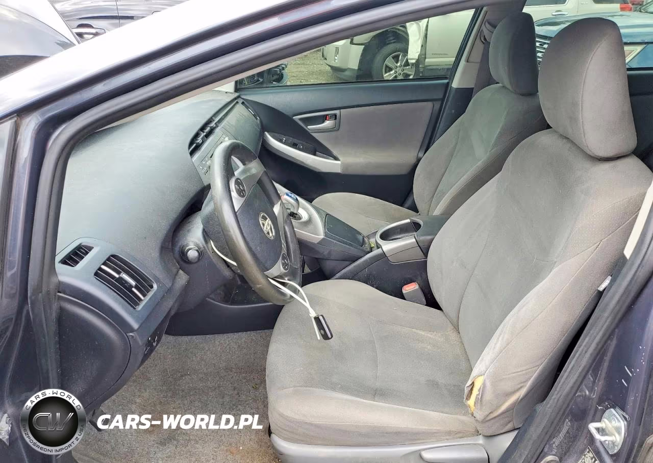 2015 Toyota Prius Two VIN:JTDKN3DU8F0422194 - 7