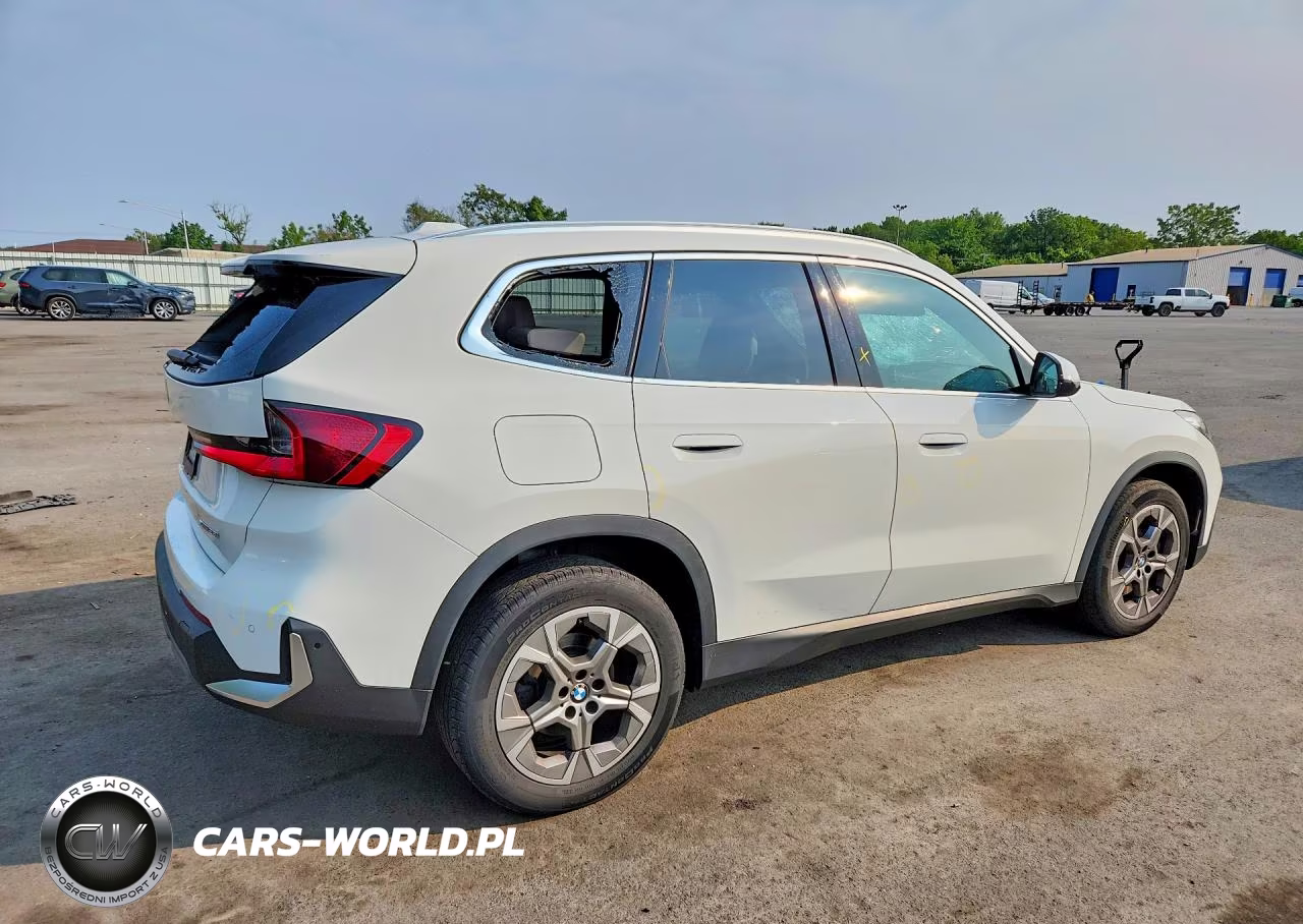 2023 BMW X1 xDrive28I VIN:WBX73EF09P5W47815 - 3