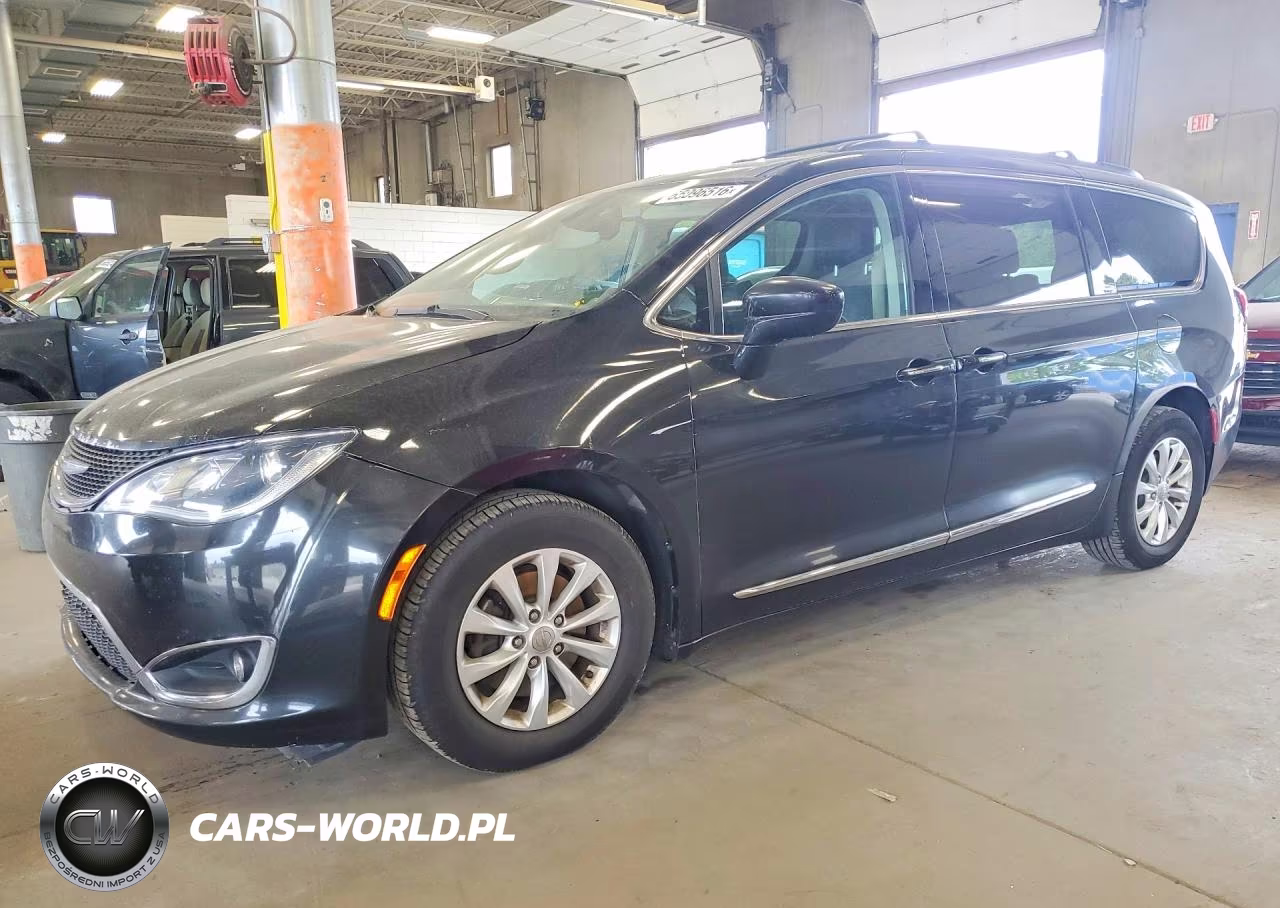2017 Chrysler Pacifica Touring L VIN:2C4RC1BG2HR759135 - 1