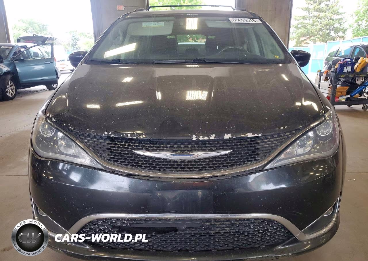 2017 Chrysler Pacifica Touring L VIN:2C4RC1BG2HR759135 - 5