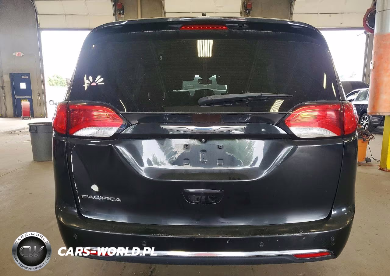 2017 Chrysler Pacifica Touring L VIN:2C4RC1BG2HR759135 - 6