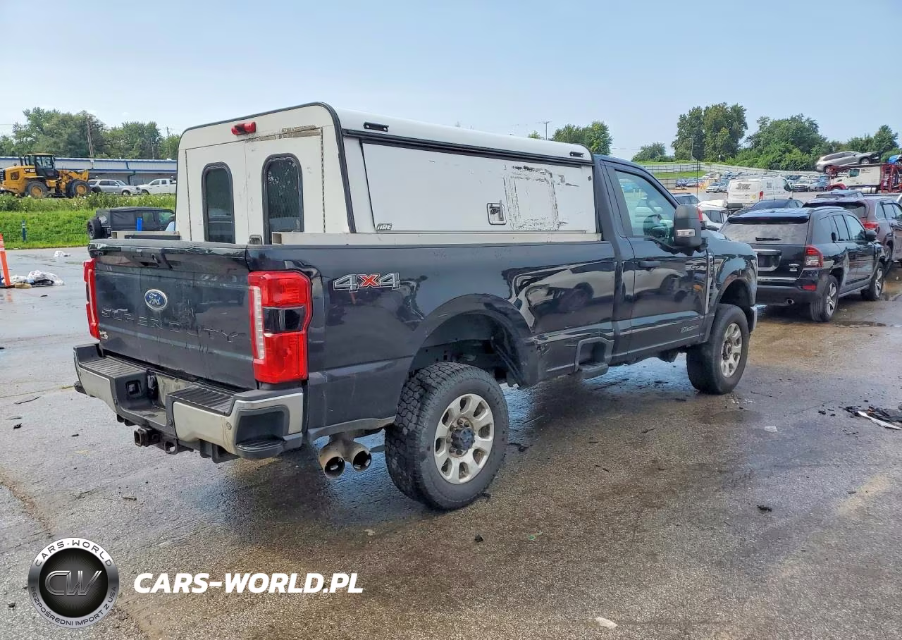 2023 Ford F350 Super Duty VIN:1FTRF3BT5PEE10367 - 3