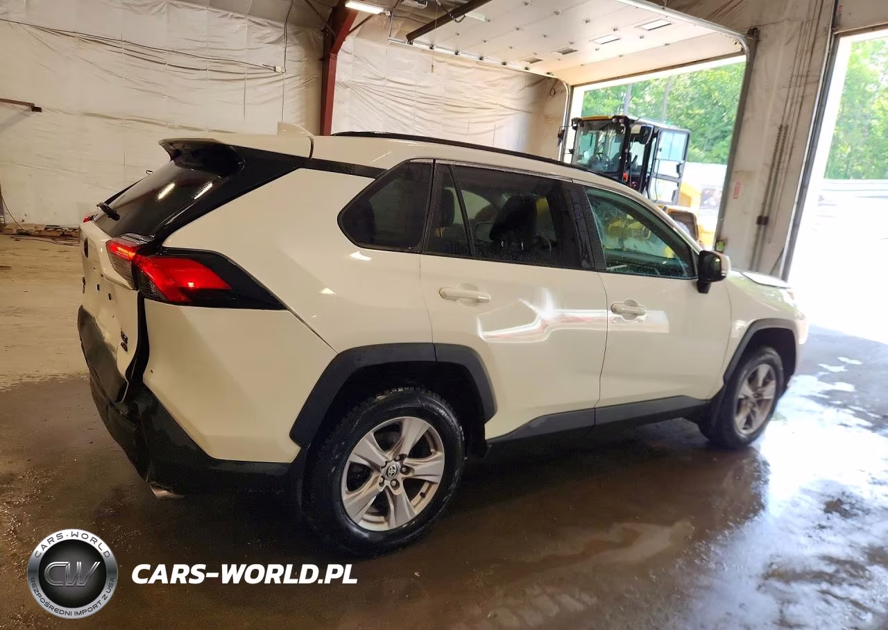 2025 Toyota Rav4 Xle VIN:2T3P1RFV9SW569737 - 3