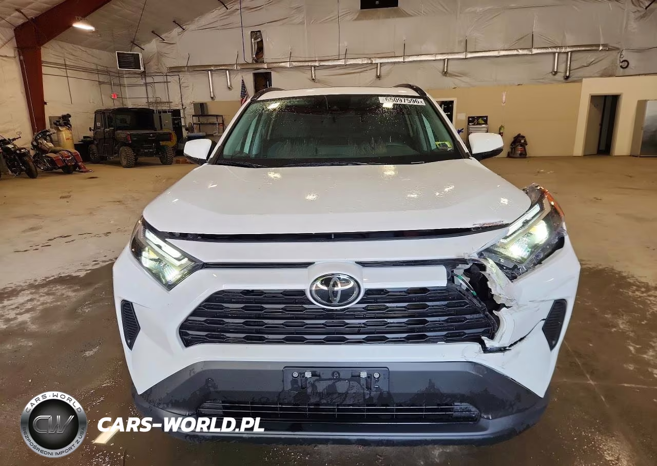 2025 Toyota Rav4 Xle VIN:2T3P1RFV9SW569737 - 5