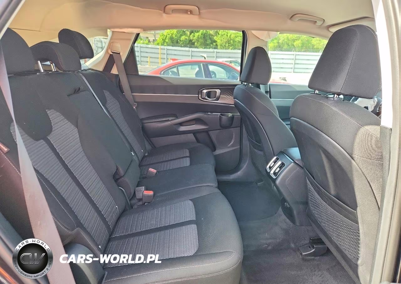 2025 Kia Sorento Lx VIN:5XYRG4JC5SG389590 - 11